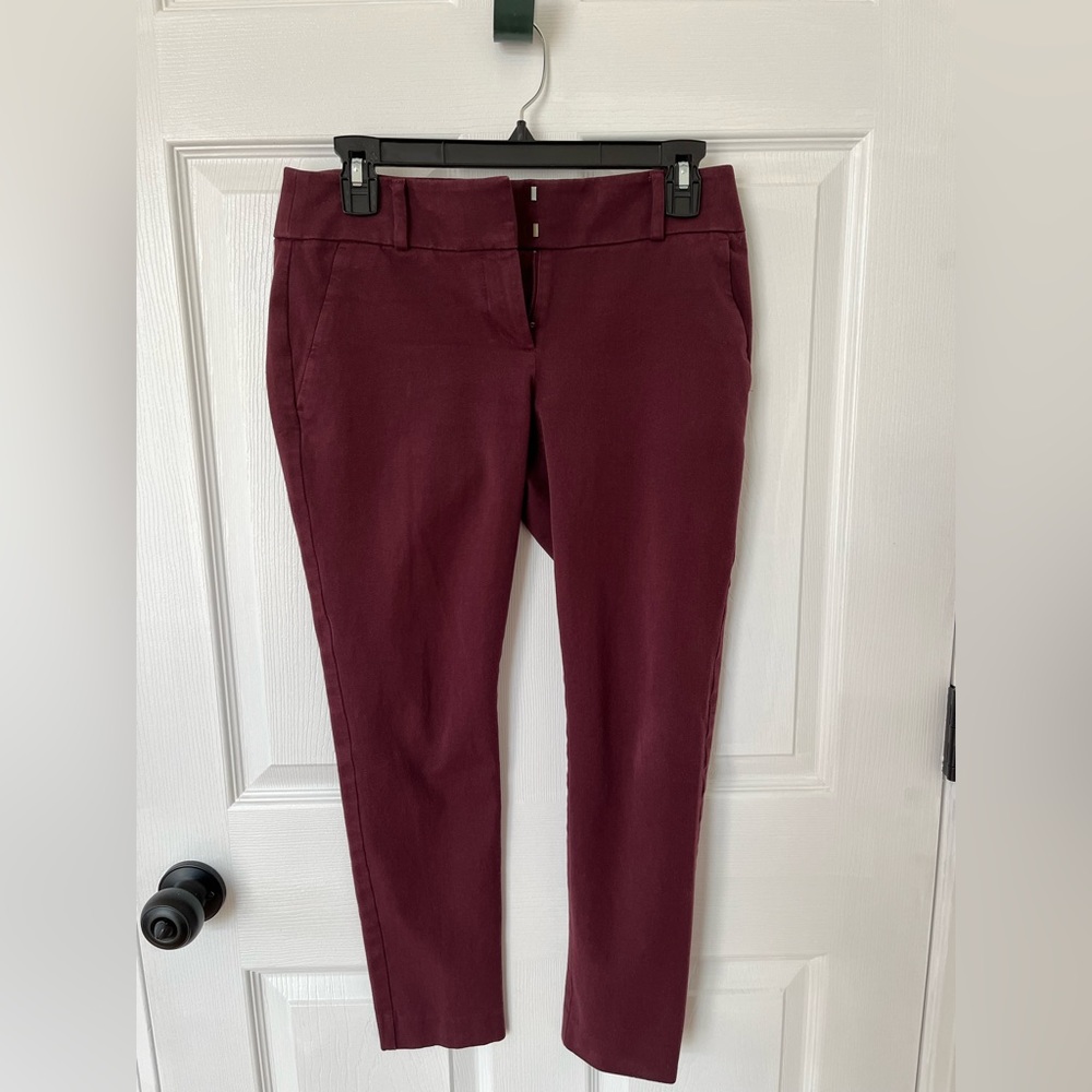 Ann Taylor LOFT wine color  curvy fit skinny pants size 0